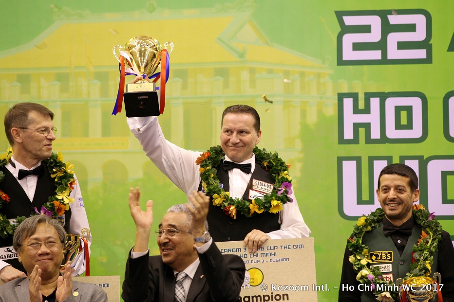 EDDY MERCKX TRIUMPHANT IN HO CHI MINH CITY
